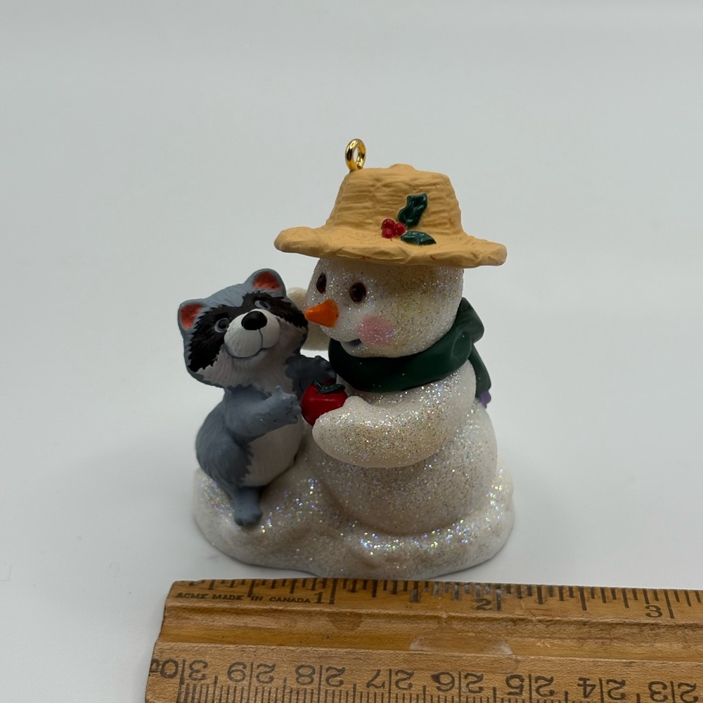 VTG 2001 Hallmark Keepsake Snow Buddies Ornament Raccoon Snowman NO BOX - Picture 10 of 10